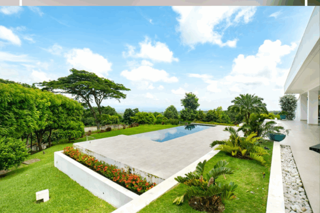 ESPECTACULAR MANSIÓN UBICADA EN VILLA FONTANA SUR